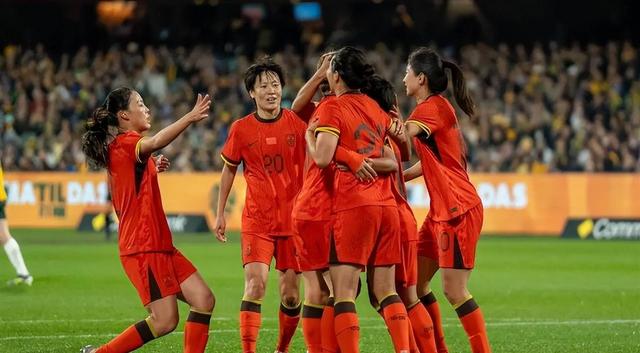 关于中国女足雄心勃发，斩获晋级赛场胜利的信息